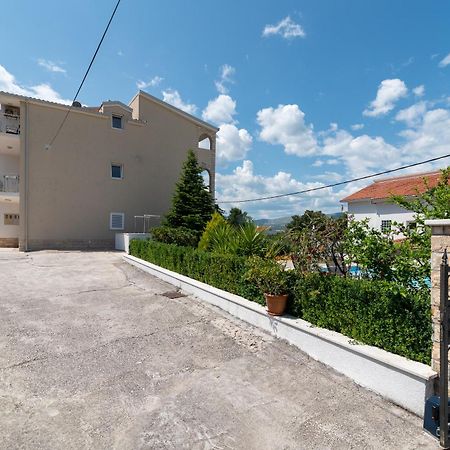 Apartments Brico - Heated Pool Trogir Eksteriør billede