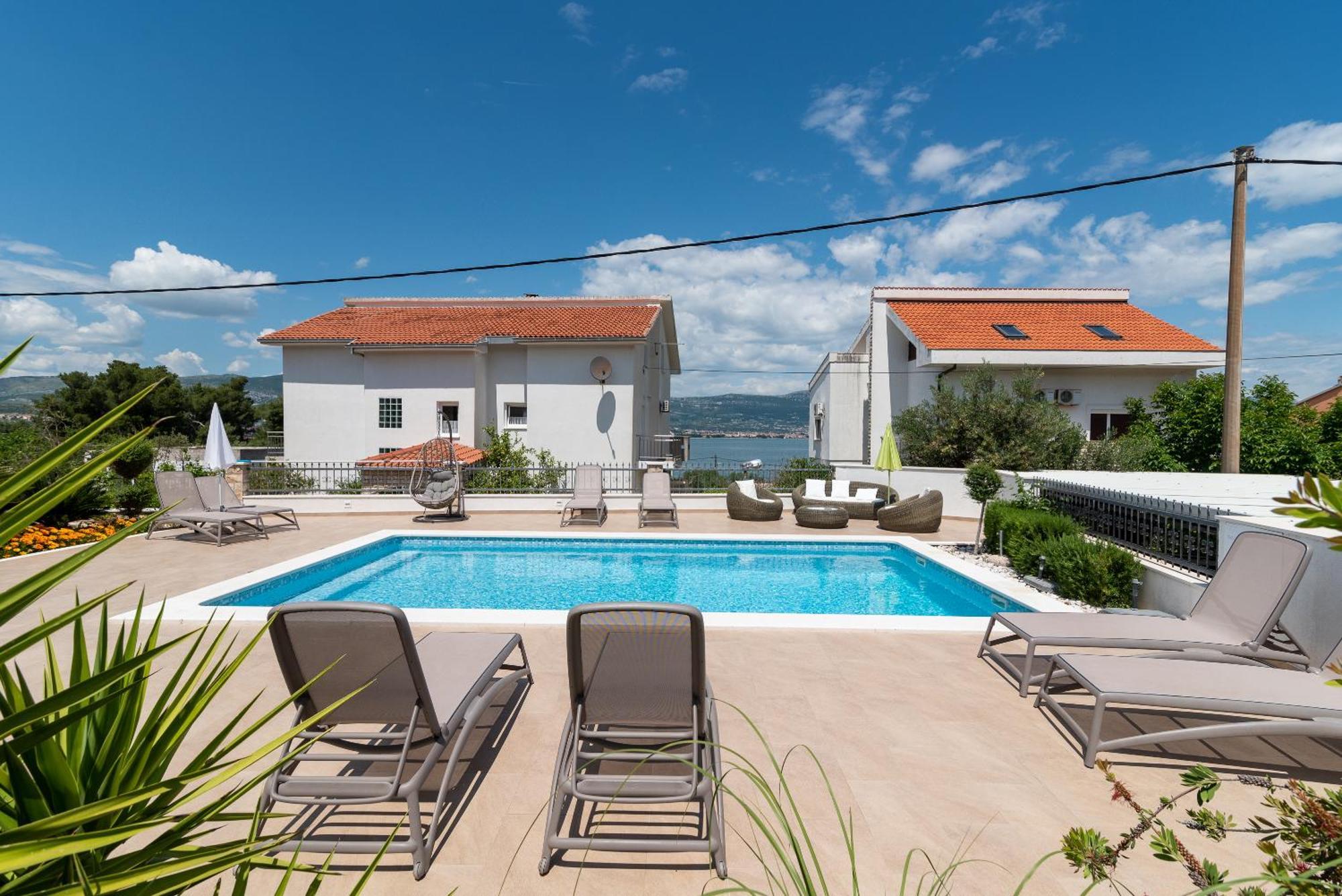 Apartments Brico - Heated Pool Trogir Eksteriør billede