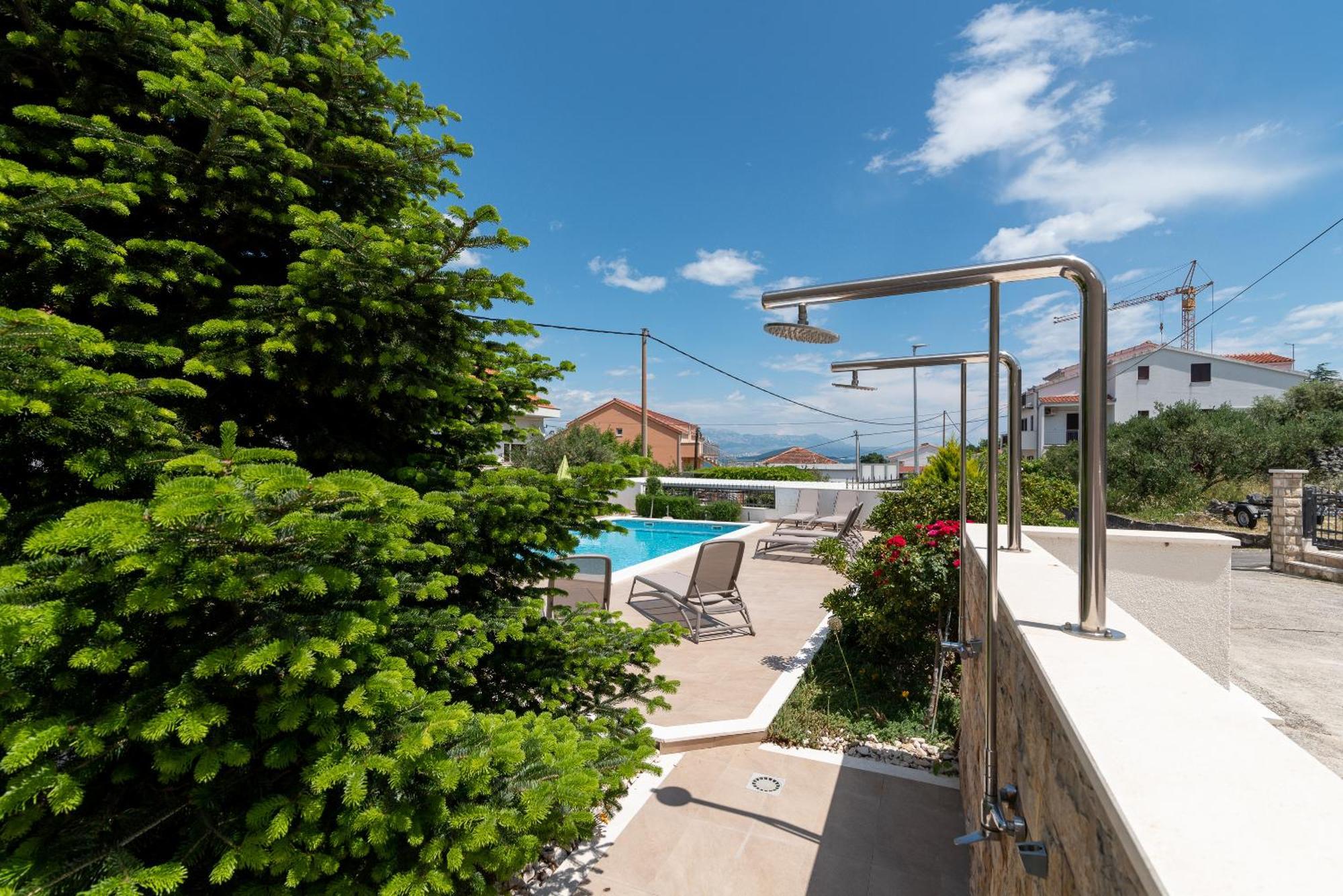 Apartments Brico - Heated Pool Trogir Eksteriør billede