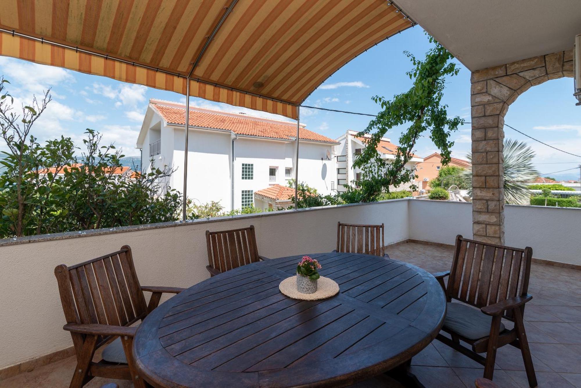 Apartments Brico - Heated Pool Trogir Eksteriør billede