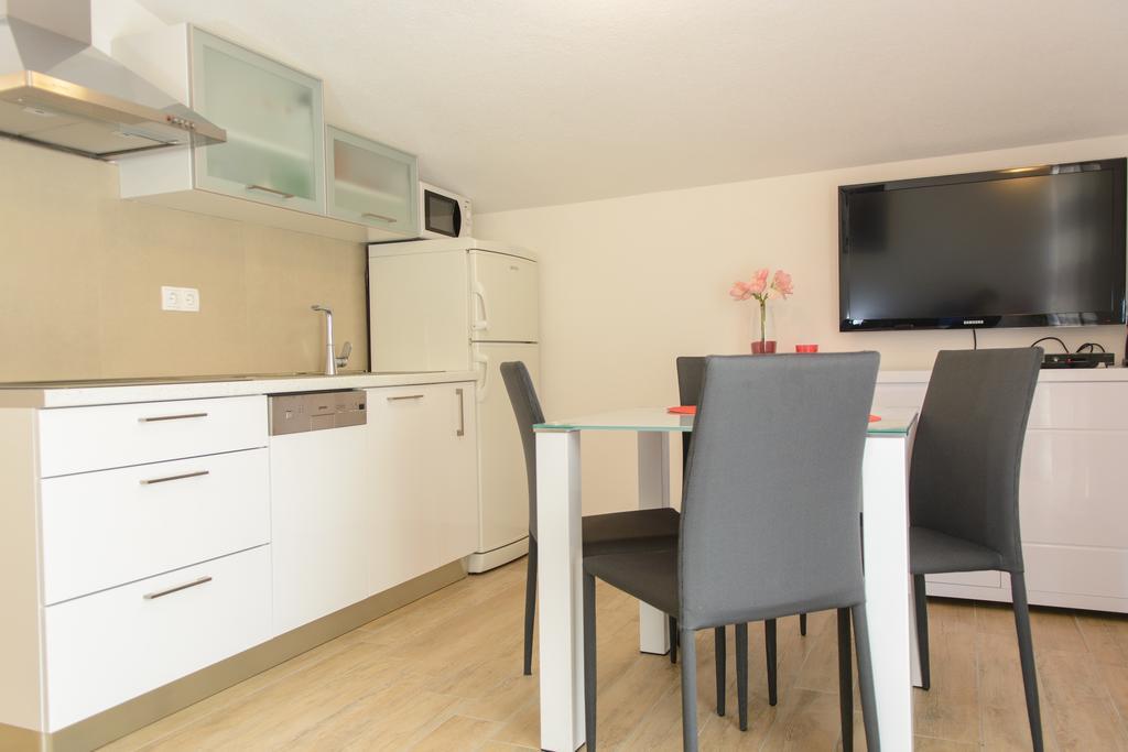 Apartments Brico - Heated Pool Trogir Eksteriør billede