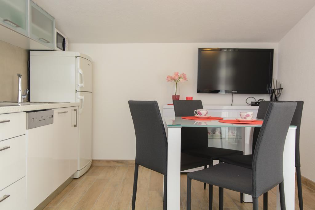 Apartments Brico - Heated Pool Trogir Eksteriør billede